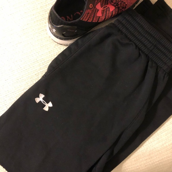 Like new! UA Fleece Sweatpants - Picture 3 of 3